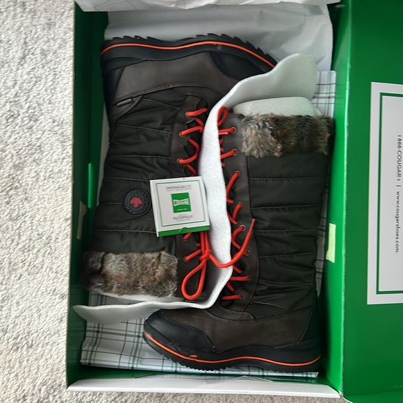 Cougar Canada Chateau waterproof snow boots. Ladies size 6M (big girls size 4.5) - Picture 3 of 5